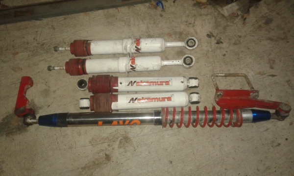 ขายโช้คอัพยี่ห้อ นากามูระใส่วีโก้ตัวสูงลดเหลือ3000ครับ