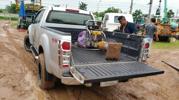 tractor-backhoe ส่งเครื่องตบแบบจิงโจ้กระโดดไประยองครับ ขอบคุณมากครับ