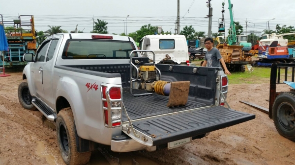 tractor-backhoe ส่งเครื่องตบแบบจิงโจ้กระโดดไประยองครับ ขอบคุณมากครับ