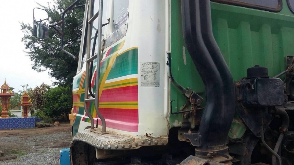 ขายรถสิบล้อดัมพ์ Sumo 227 เครื่องเดิม EM100-220 แรง 2 เพลา สโลด์เดิม เกียร์นิสสัน กระบะดัมพ์มิเนียม พร้อมบาร์อ้อย เบรคจิฟฟี่ ยางดีทุกเส้น ทะเบียนพร้อม ขายรถสิบล้อดัมพ์ Sumo 227 เครื่องเดิม EM100-220 แรง 2 เพลา สโลด์เดิม เกียร์นิสสัน กระบะดัมพ์มิเนียม พร้อมบาร์อ้อย เบรคจิฟฟี่ ยางดีทุกเส้น ทะเบียนพร้อม