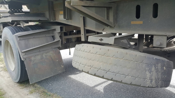 Hino 344 พ่วงหางสามเพลา ดั้ม 22 ล้อ รถบ้านมือเดียวออกห้างคะ Hino 344 พ่วงหางสามเพลา ดั้ม 22 ล้อ รถบ้านมือเดียวออกห้างคะ