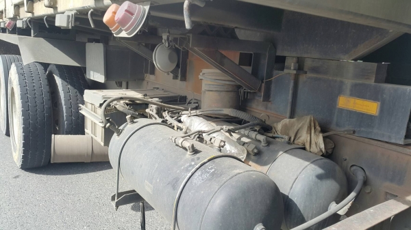 Hino 344 พ่วงหางสามเพลา ดั้ม 22 ล้อ รถบ้านมือเดียวออกห้างคะ Hino 344 พ่วงหางสามเพลา ดั้ม 22 ล้อ รถบ้านมือเดียวออกห้างคะ