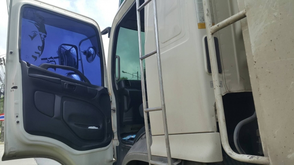 Hino 344 พ่วงหางสามเพลา ดั้ม 22 ล้อ รถบ้านมือเดียวออกห้างคะ Hino 344 พ่วงหางสามเพลา ดั้ม 22 ล้อ รถบ้านมือเดียวออกห้างคะ