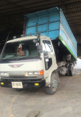 หกล้อ ฮีโน่ FC120ปี40ซุปเปอร์เสีย ดั้มกะบะเรส หัวเก๋งสวยบางสีเดิมๆพายในครบ แอร์เย็นๆ สภาพพร้อมใช้รถวิ่งงานประจำ เล่มทะเบียนพร้อมโอน ขายราคาเบาะ 325,000บ เหมาะสำหรับนักปั้น ครับ