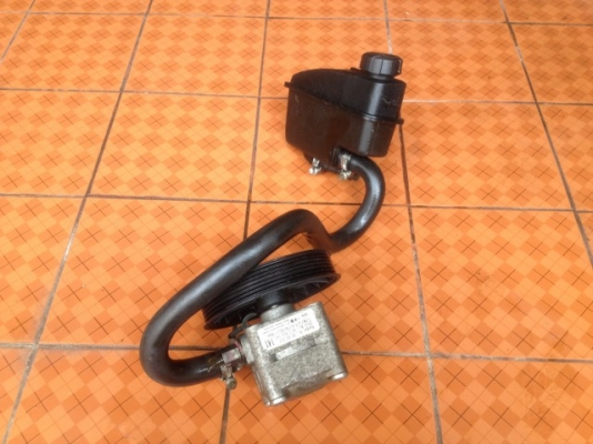 ตัวปั่นติดกระปุกน้ำมัน VOLVO V70 เก่าญี่ปุ่นเเท้สภาพดี