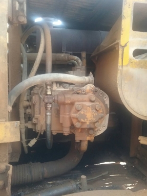 ขายรถแบคโฮ KOMATSU PC200-5 ระบบไฟเต็ม คอลโทรลสั้น เอกสารเล่มทะเบียน ราคา 570000