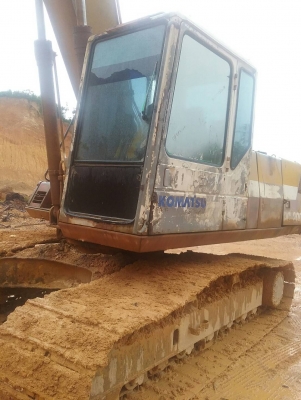 ขายรถแบคโฮ KOMATSU PC200-5 ระบบไฟเต็ม คอลโทรลสั้น เอกสารเล่มทะเบียน ราคา 570000