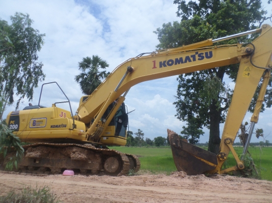 Komatsu Pc200 รุ่น8