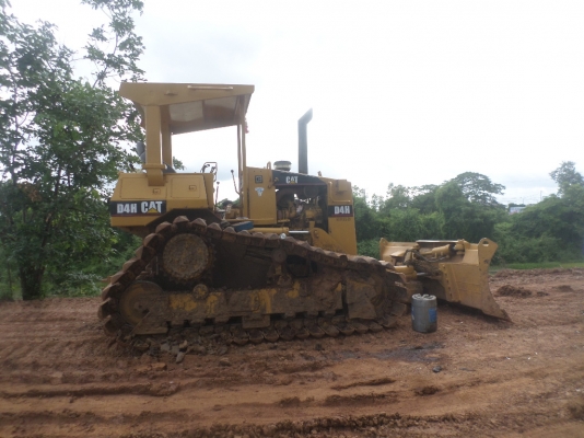 แทรกเตอร์ CAT D4H