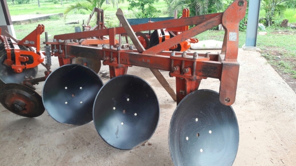 ขายผาน3X26ตราช้างใบใหม่ไม่หักไม่เชื่อมเดิมๆครับ