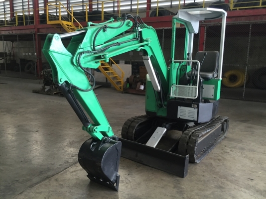 ขายรถแบคโฮ โคมัตสุ KOMATSU PC28 เครื่องยนต์ดีเซล พร้อมเปลี่ยนแทรกเหล็กใหม่ พร้อมเอกสารรับรองการนำเข้าINVOICE สภาพพร้อมใช้