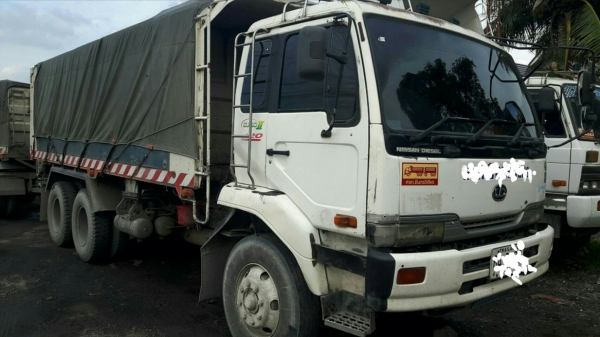 ขายด่วนครับ NISSAN CWN454M เครื่อง320 ปี52 แม่ ลูก ดั้มข้างเรียบ รถสวยพร้อมใช้งาน ครับ