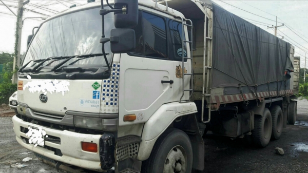 ขายด่วนครับ NISSAN CWN454M เครื่อง320 ปี52 แม่ ลูก ดั้มข้างเรียบ รถสวยพร้อมใช้งาน ครับ