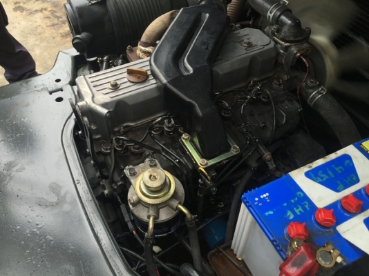 ขายโฟล์คลิฟท์โคมัตสุ KOMATSU 2.5ตัน  เสายกได้สูง4เมตร เครื่องยนต์ดีเซล งาซไลด์ซ้ายขวาได้ สภาพใช้งานน้อยพร้อมใช้