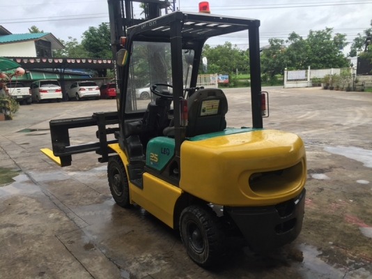 ขายโฟล์คลิฟท์โคมัตสุ KOMATSU 2.5ตัน  เสายกได้สูง4เมตร เครื่องยนต์ดีเซล งาซไลด์ซ้ายขวาได้ สภาพใช้งานน้อยพร้อมใช้