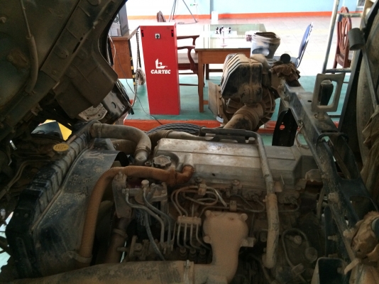 ขายรถหกล้อดัมพ์ HINO MEGA FC4J เครื่อง 144 แรงม้า ปี47 รถสวยพร้อมใช้งานกระบะดัมพ์สามมิตรมอเตอร์ ยาง 80\% ทะเบียนพร้อมโอนใช้อยู่จังหวัดเชียงราย ราคาขาย 870,000 บาท สนใจ ยู 087-1741158