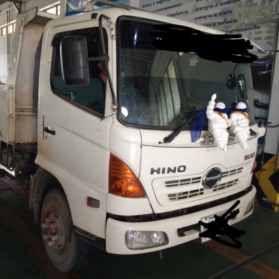 ขายรถหกล้อดัมพ์ HINO MEGA FC4J เครื่อง 144 แรงม้า ปี47 รถสวยพร้อมใช้งานกระบะดัมพ์สามมิตรมอเตอร์ ยาง 80\% ทะเบียนพร้อมโอนใช้อยู่จังหวัดเชียงราย ราคาขาย 870,000 บาท สนใจ ยู 087-1741158