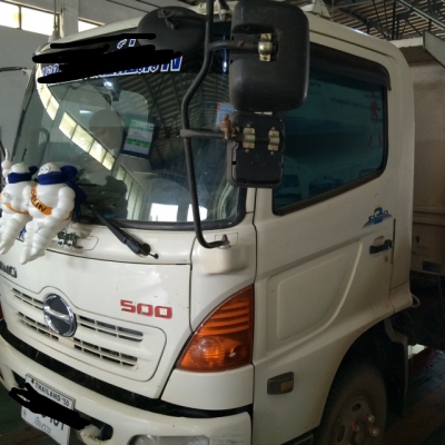 ขายรถหกล้อดัมพ์ HINO MEGA FC4J เครื่อง 144 แรงม้า ปี47 รถสวยพร้อมใช้งานกระบะดัมพ์สามมิตรมอเตอร์ ยาง 80\% ทะเบียนพร้อมโอนใช้อยู่จังหวัดเชียงราย ราคาขาย 870,000 บาท สนใจ ยู 087-1741158