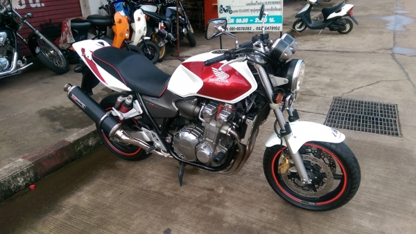 ขายคับ HONDA CB1300 ปี2005 หัวฉีด กุญแจชิฟ สีสวย ท่อแต่งสแตนเลสทั้งเส้น แฮนด์บาร์ กันล้ม อินวอยส์ สรรพสามิตร ราคา 149000 บาท ส่งได้ทั่วไทยคับ สนใจติดต่อ 081-0578282 FACEBOOK ชาญณรงค์ ป๊อป ชัยอมฤต ไอดีไลน์ POPBIGBIKESAKON คับ สนใจรถสวย ถูก ดี ต้อง POP BIGB