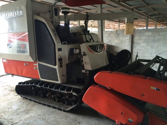 ขายรถเกี่ยวข้าว DC95GM ปี56 ใช้งาน1156ชั่วโมง รถสวยสภาพดีมาก ซื้อไปไม่ต้องทำอะไรเลย พร้อมเกี่ยวแล้ว ลุยงานได้เลย เอกสารพร้อมโอน ราคา650,000 สนใจโทร 090-8588220คุณนะ 093-3258446คุณบิว หรือเข้าดูสินค้าอื่นๆได้ที่ www.narong2truck.com หรือ www.truck.in.th/49