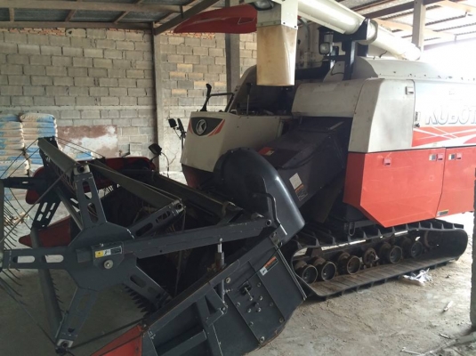 ขายรถเกี่ยวข้าว DC95GM ปี56 ใช้งาน1156ชั่วโมง รถสวยสภาพดีมาก ซื้อไปไม่ต้องทำอะไรเลย พร้อมเกี่ยวแล้ว ลุยงานได้เลย เอกสารพร้อมโอน ราคา650,000 สนใจโทร 090-8588220คุณนะ 093-3258446คุณบิว หรือเข้าดูสินค้าอื่นๆได้ที่ www.narong2truck.com หรือ www.truck.in.th/49