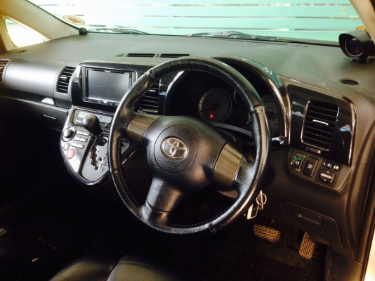 Toyata Wish 2.0Q ปี2004