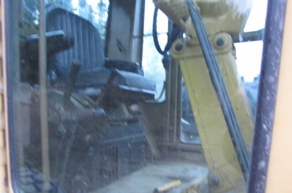 รถเกรด CAT 140G ซีเรียล 9,000 กว่า นำเข้าจาก อเมริกา สนใจโทร. 086-303-9797 กู๋อ๋า