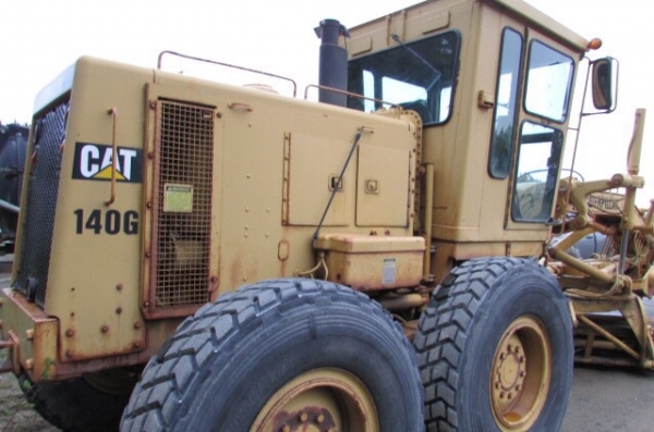 รถเกรด CAT 140G ซีเรียล 9,000 กว่า นำเข้าจาก อเมริกา สนใจโทร. 086-303-9797 กู๋อ๋า