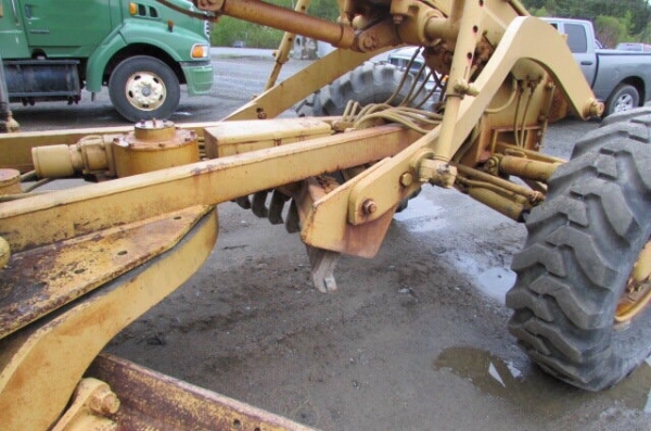 รถเกรด CAT 140G ซีเรียล 9,000 กว่า นำเข้าจาก อเมริกา สนใจโทร. 086-303-9797 กู๋อ๋า