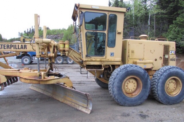 รถเกรด CAT 140G ซีเรียล 9,000 กว่า นำเข้าจาก อเมริกา สนใจโทร. 086-303-9797 กู๋อ๋า