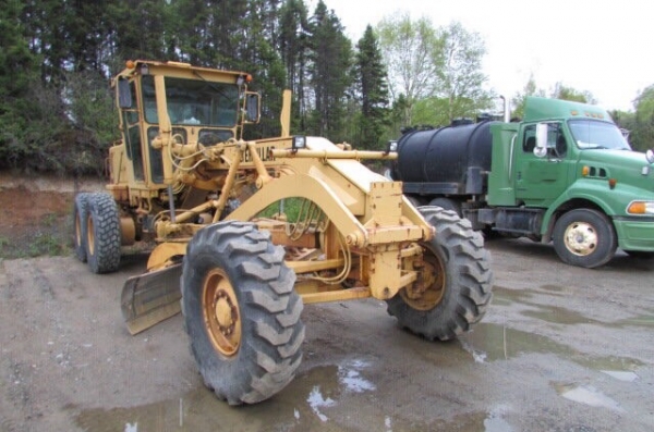 รถเกรด CAT 140G ซีเรียล 9,000 กว่า นำเข้าจาก อเมริกา สนใจโทร. 086-303-9797 กู๋อ๋า