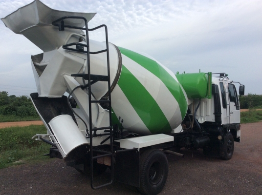 HINO 6 ล้อ รถโม่ปูน( 4 คิว)เครื่อง 195 แรง เบครจิ๊ฟฟี่ พวงมาลัเพาเวอร์ เครื่องดี ยางดี  ครัทซีสวย รถพร้อมใช้ เล่มทะเบียนพร้อมโอน ขาย 750,000 บาท ศุภากร 081-1903