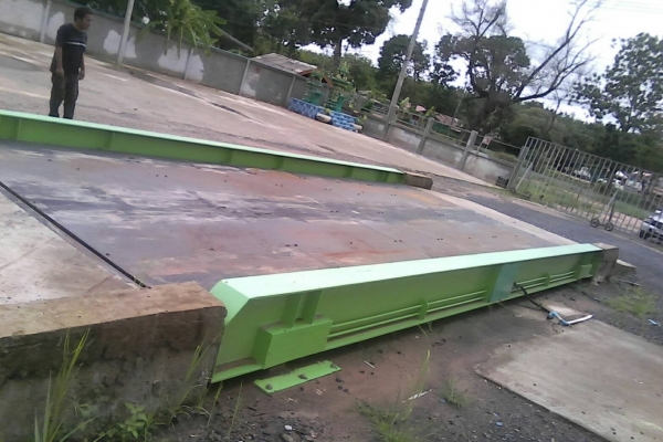 ขาย175000บาท ตราชั่ง50ตัน ดิจิดอล สภาพสวยใหม่เลย ใช้งานแค่ไม่กี่เดือน ขาย175000บาท ตราชั่ง50ตัน ดิจิดอล สภาพสวยใหม่เลย ใช้งานแค่ไม่กี่เดือน