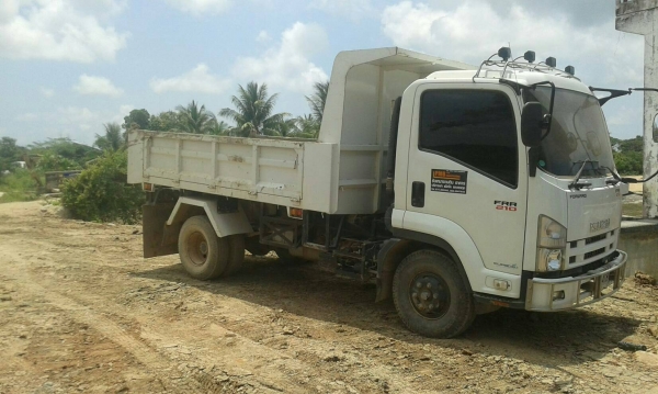 ขาย อีซูสุ 210 ปี56 วิ่ง 90000 โล มีะประกัน ชัน1 ชุดกระบอกด้ำ สามมิตร กะบะต่อเองหนา ทนมาก