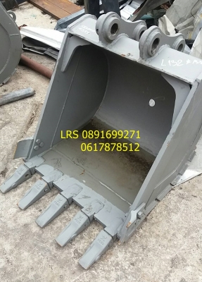 ขายบุ้งกี๋รถแบคโฮ