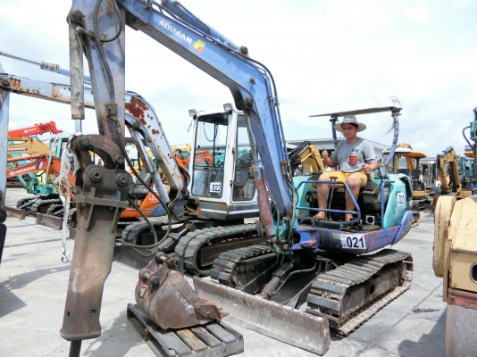 ขายด่วน HITACHI EX30 รถเก่านอกญี่ปุ่นแท้ พร้อมทำสีเก็บรายละเอียด มีหัวกระแทก แถมบุ้งกี๋ 1ใบ มีเอกสารใบอินวอยและใบซื้อขาย ราคา 420,000 บาท ราคาไม่แพงราคานี้ถือว่าคุ้ม   สนใจติดต่อ วัชรัตน์ รุ่งเรืองแทรคเตอร์ โทรติดต่อเจ้าของโดยตรง : 092-5768909 096-5411713