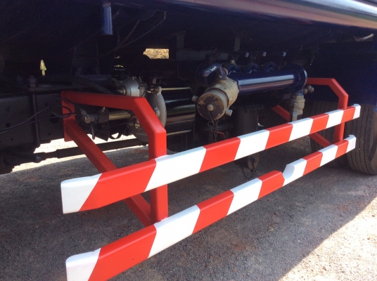 HINO 6ล้อ รถนำ้มัน 9000 ลิตร เครื่อง140เเรง รถสวย เครื่องดี ยางเรเดียน ครัทซีสวย ขับดีมาก ขาย680,000 บาท ศุภากร 081-1903107 , 081-4252943