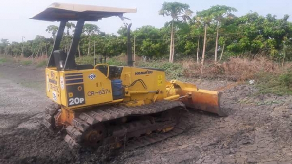 ขาย แทรคเตอร์ KOMATSU D20P-7E   รถบ้านฝากขาย...สภาพดี เครื่องดี  โซ่ดี  พร้อมใช้ สนใจโทร 089-3818694 ดวงนภา