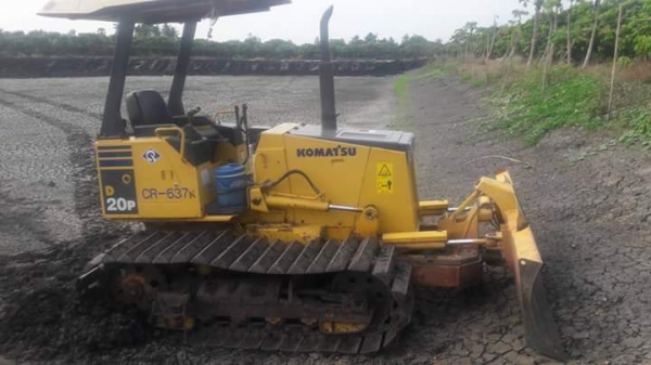 ขาย แทรคเตอร์ KOMATSU D20P-7E รถบ้านฝากขาย...สภาพดี เครื่องดี โซ่ดี พร้อมใช้ สนใจโทร 089-3818694 ดวงนภา ขาย แทรคเตอร์ KOMATSU D20P-7E รถบ้านฝากขาย...สภาพดี เครื่องดี โซ่ดี พร้อมใช้ สนใจโทร 089-3818694 ดวงนภา