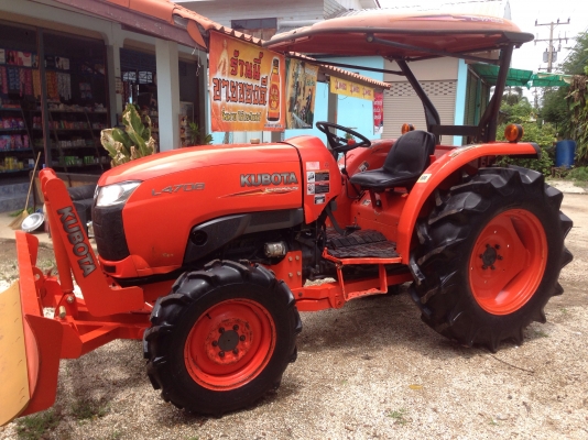 ขาย 4708 เดิมๆทั้งคัน 4WD พร้อมใบดันหน้าตราช้างของใหม่ และ ผาน6/24