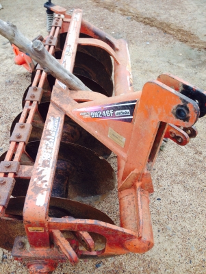 ขาย 4708 เดิมๆทั้งคัน 4WD พร้อมใบดันหน้าตราช้างของใหม่ และ ผาน6/24