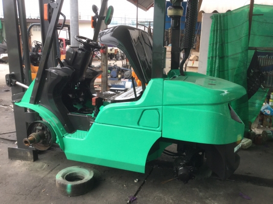 โฟล์คลิฟ มิตซูบิชิ แกรนเดีย 3ตัน เสา 4เมตร  ทำอย่างดีระบบใหม่หมดครับ