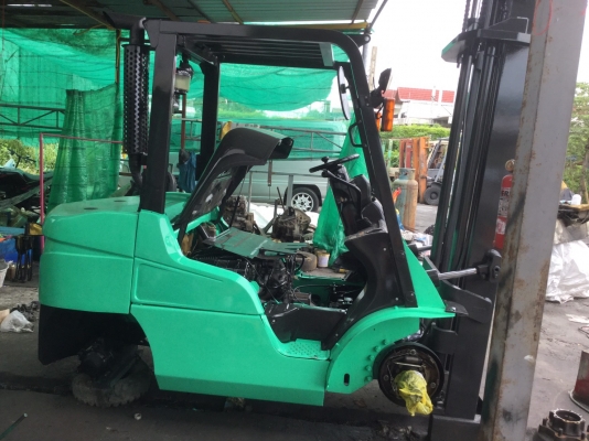 โฟล์คลิฟ มิตซูบิชิ แกรนเดีย 3ตัน เสา 4เมตร  ทำอย่างดีระบบใหม่หมดครับ