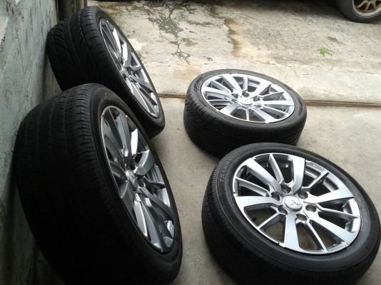 ขอบ18นิ้ว6รู มิตซูปาเจโร พร้อมยาง สวยๆ 4 ล้อ ราคา 7900 บาท