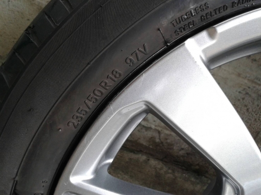 ขอบ18นิ้ว6รู มิตซูปาเจโร พร้อมยาง สวยๆ 4 ล้อ ราคา 7900 บาท