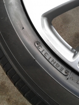 ขอบ18นิ้ว6รู มิตซูปาเจโร พร้อมยาง สวยๆ 4 ล้อ ราคา 7900 บาท