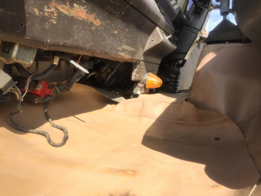 รถอีซูซุ 10 ล้อดั้ม FXZ  240 แรงม้า. ปี 34. , ( * หัว ขาว. )     สนใจติดต่อ  081 - 6079515