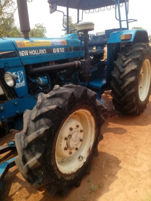 ขายรถไถFORD 2เพลา อุปกรณ์  2 ชิ้น ชุดดันหน้า ผาน3