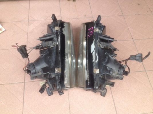 ไฟหน้า NISSAN SKYLINE R32 เก่าญี่ปุ่นเเท้สภาพดีคู่ละ