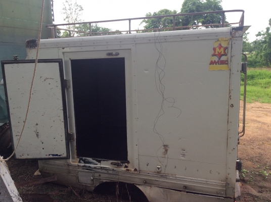 ขายตู้แสตนเลสเดิมติดรถดีแม็คตัวเก่าขาย18000